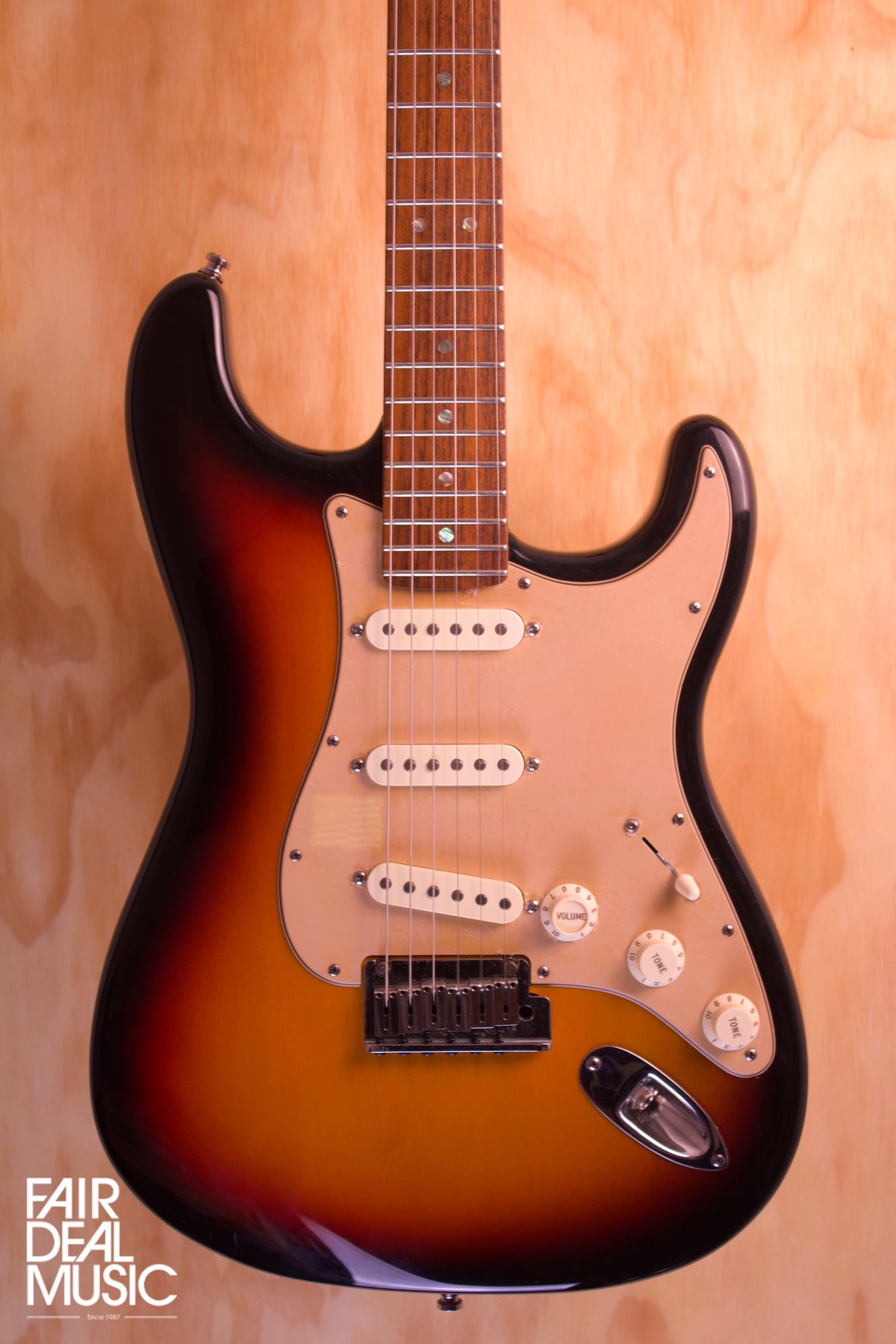 Fender stratocaster american deluxe deals 60th anniversary